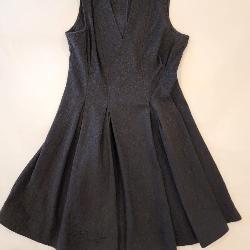 (Princess) Vera Wang Black Cocktail Dress Size 7 Color Black (Junior Size )